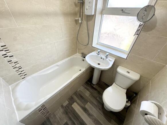 3 bed Semi-Detached to rent Image 4