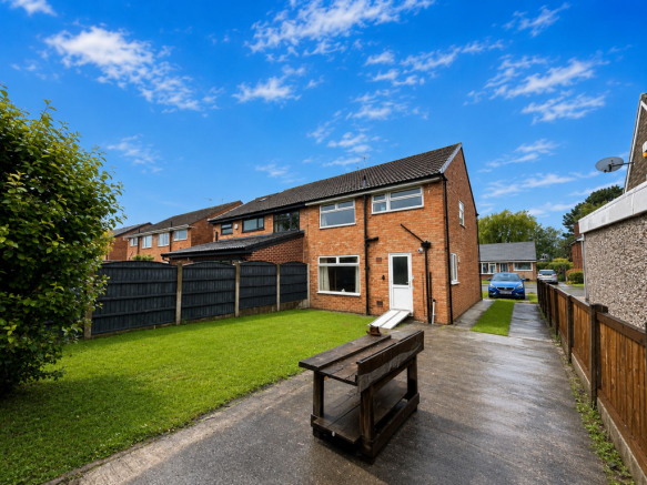 Waltham Drive, Cheadle Hulme, SK8 photo 4