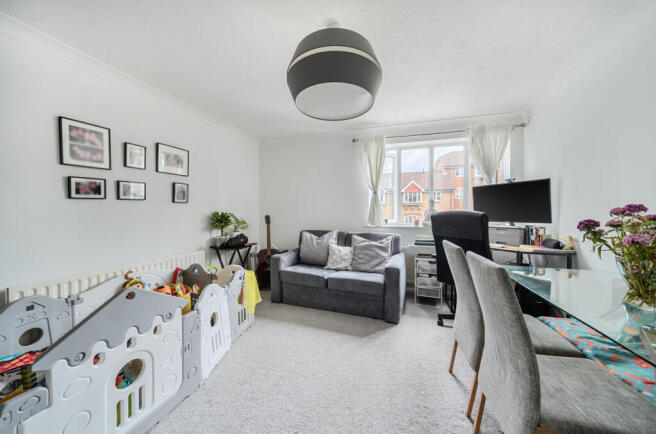 1297761-12-683731...