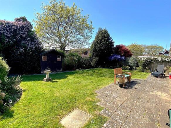 23 Tilgate Drive - garden1.jpg