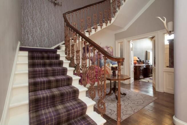 Stair & inner hall