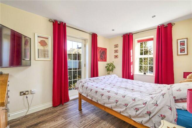 2 bed Apartment for sale Image 5