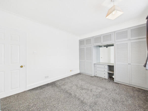 2 bed Semi-Detached to rent Image 11