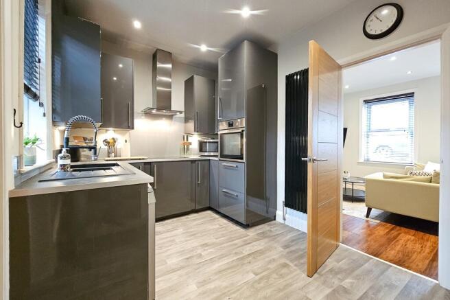 3 bed Terraced to rent Image 6