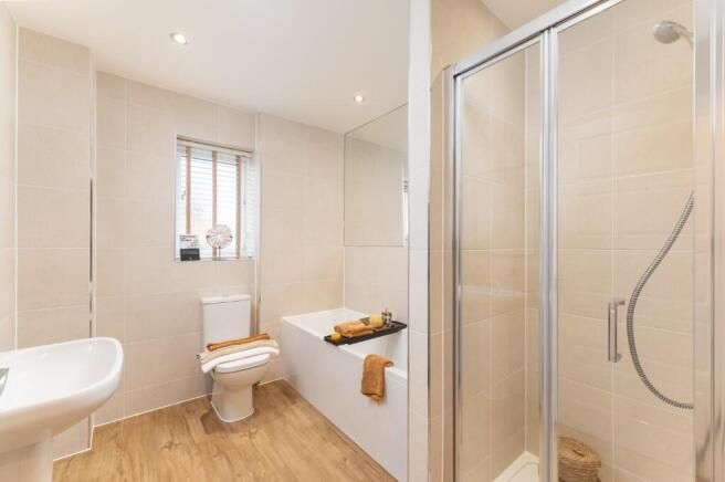 4 bed Detached for sale Image 12