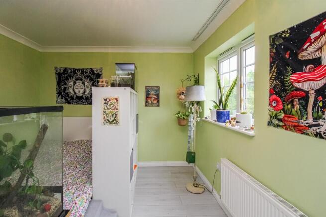 2 bed Semi-Detached for sale Image 9