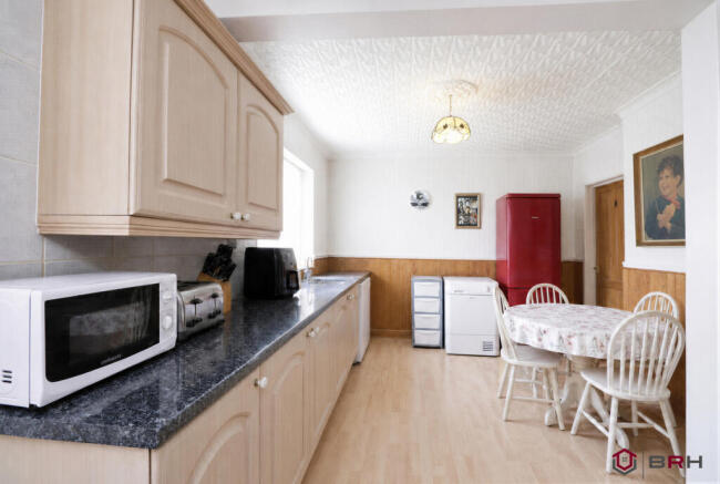 3 bed Semi-Detached for sale Image 10