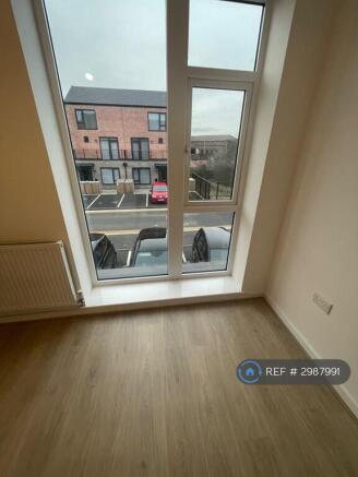 3 bed Semi-Detached to rent Image 12
