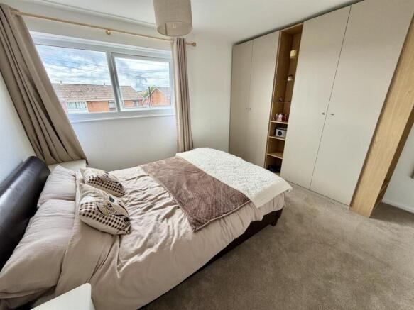 3 bed Semi-Detached for sale Image 11