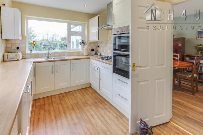 KITCHEN:
