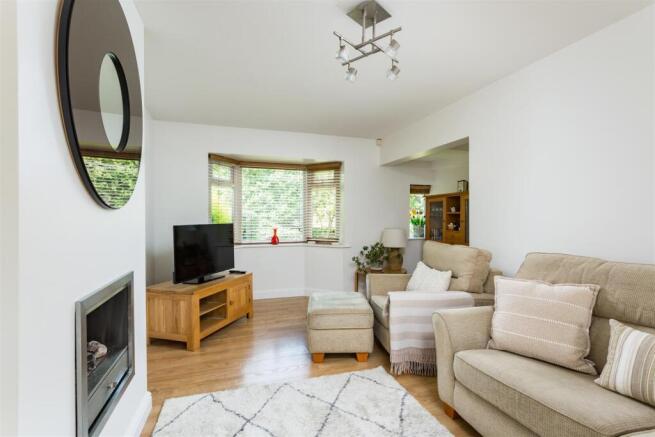 4 bed Semi-Detached for sale Image 5