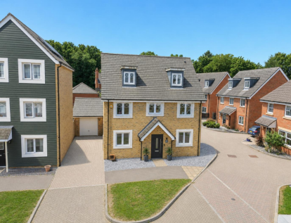 Rana Drive, Church Crookham, Fleet
