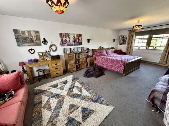 3 bed Detached for sale Image 10