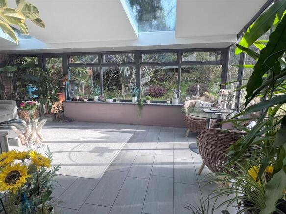 Garden Room 1.JPG