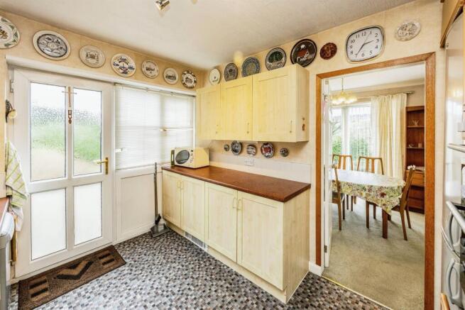 4 bed Semi-Detached for sale Image 7