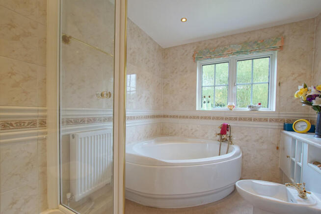 Master Bedroom En...