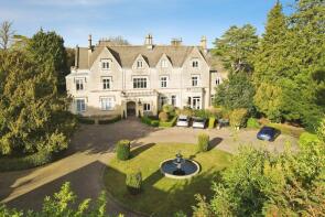 Flat 10, Oakley Hall, Oaklands, Cirencester GL7 1FZ