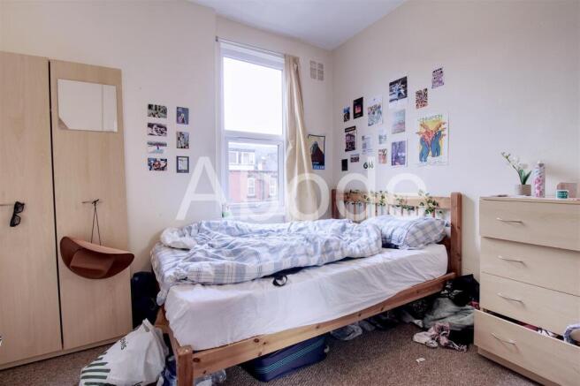 3 bed House to rent Image 5