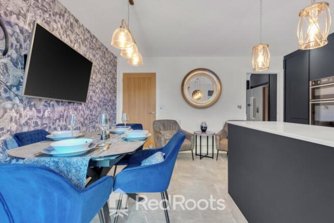 4 bed Detached for sale Image 7