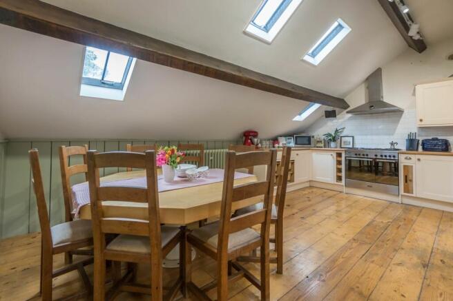 KITCHEN/DINER