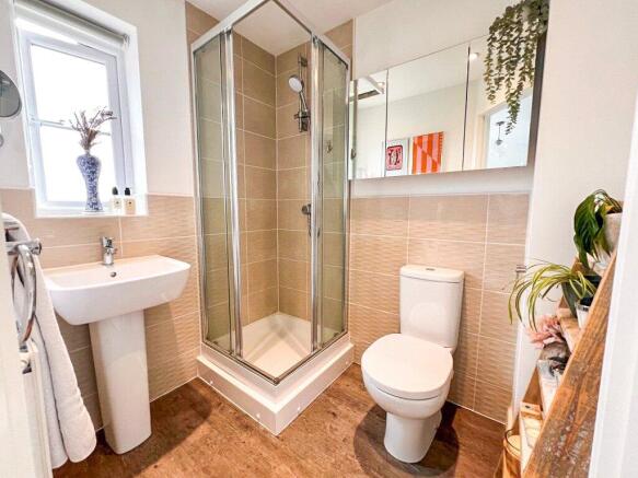 3 bed House for sale Image 10