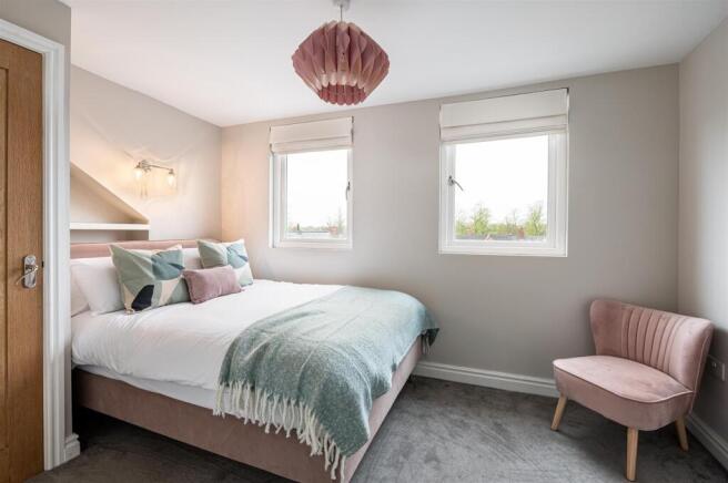 4 bed Terraced for sale Image 11