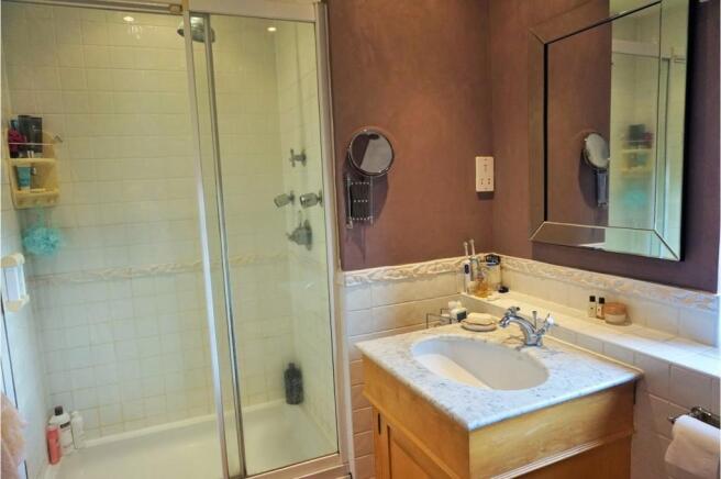 Master En-suite