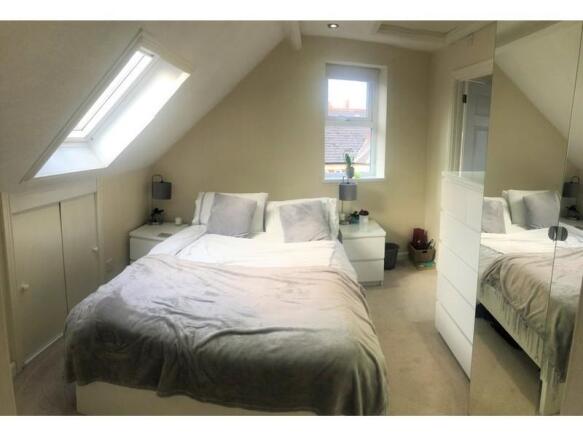 2 Flat for Rent on Marlborough Road