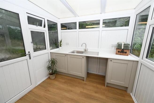 2 bed Semi-Detached Bungalow for sale Image 10