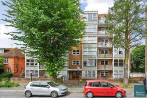 21, 44 Copthorne Court, The Drive, Hove BN3 3JD