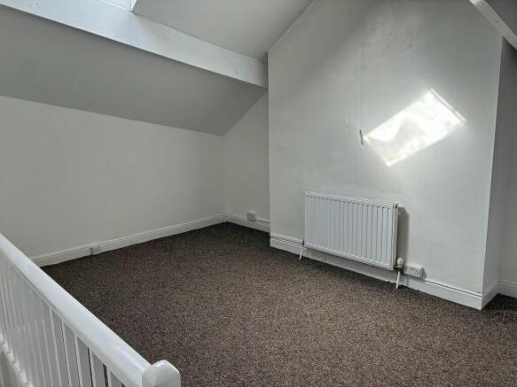 2 bed Terraced to rent Image 7