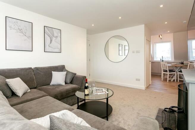 2 bed Flat to rent Image 5
