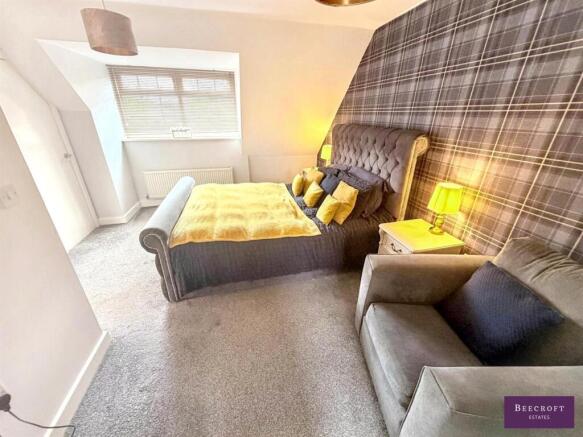 4 bed Town House for sale Image 7