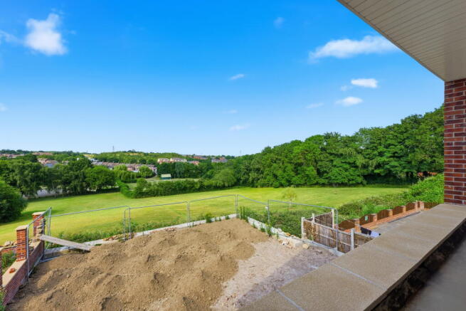 4 bed Detached for sale Image 5