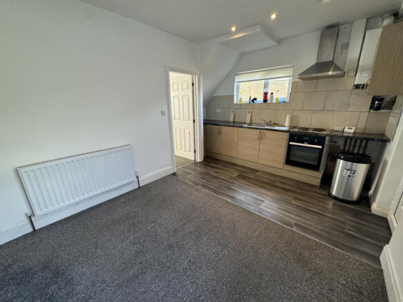 3 bed Semi-Detached to rent Image 10