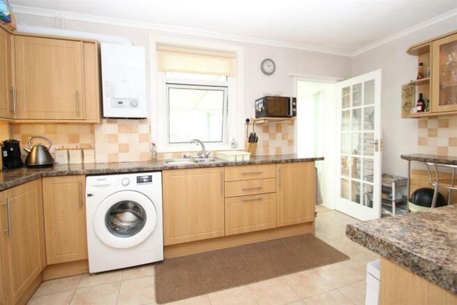 Kitchen1.jpg