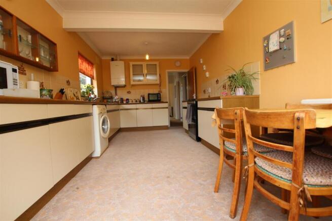 Kitchen / Breakfast Room