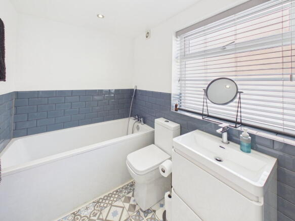 3 bed Terraced for sale Image 6