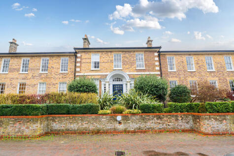 Elderwood Place, London, SE27