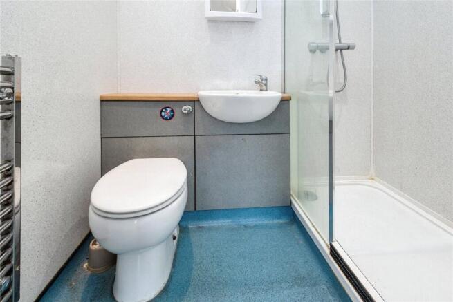 5 bed House to rent Image 11