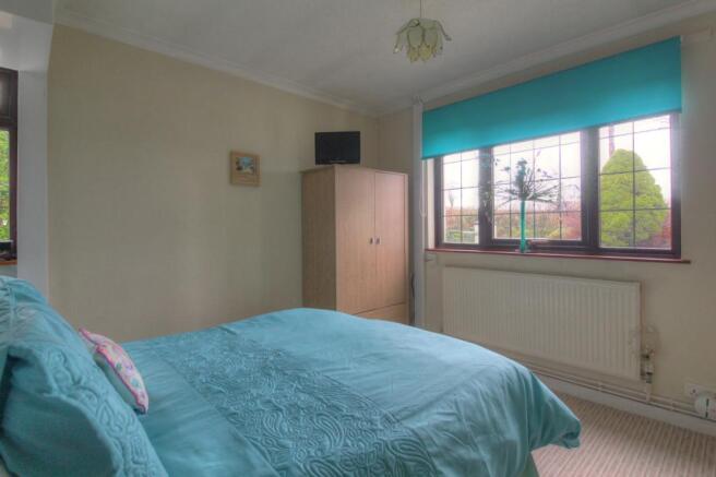 11 - Bedroom 3 alt