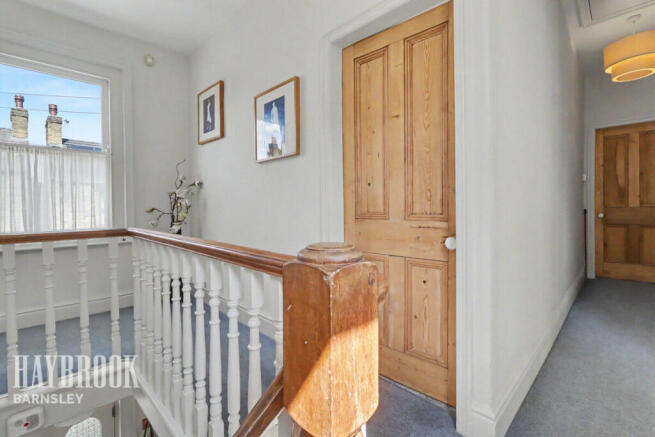 4 bed Semi-Detached for sale Image 11