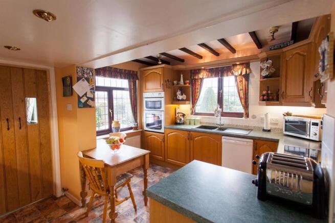 KITCHEN.jpg