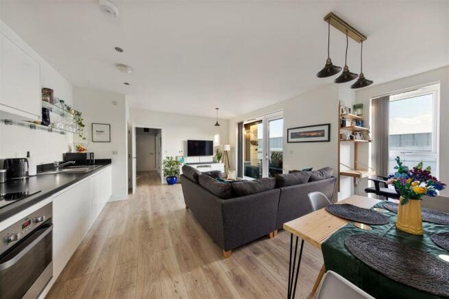 36 Hickman Avenue E4