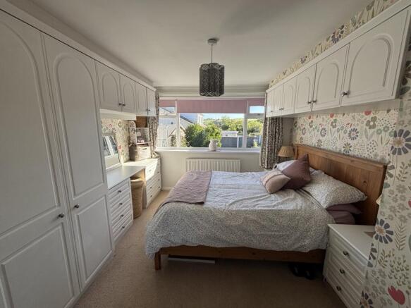 2 bed Semi-Detached Bungalow for sale Image 8