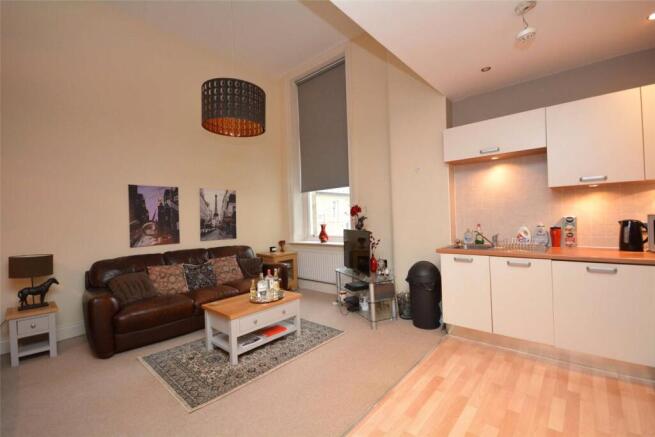 2 bed Apartment for sale Image 6