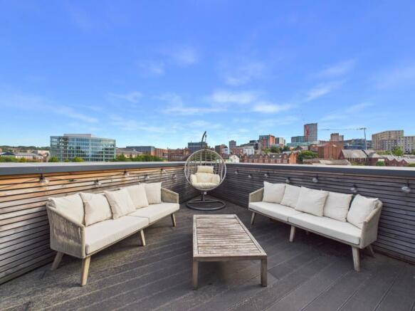 3 bed Penthouse for sale Image 4