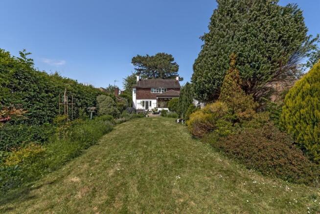 Pine Cottage, Yew Tree Bottom Road, Epsom photo 4