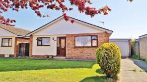 3, Laxton Grove, Great Holland CO13 0SE