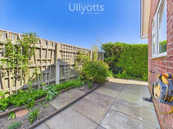 2 bed Detached Bungalow for sale Image 11